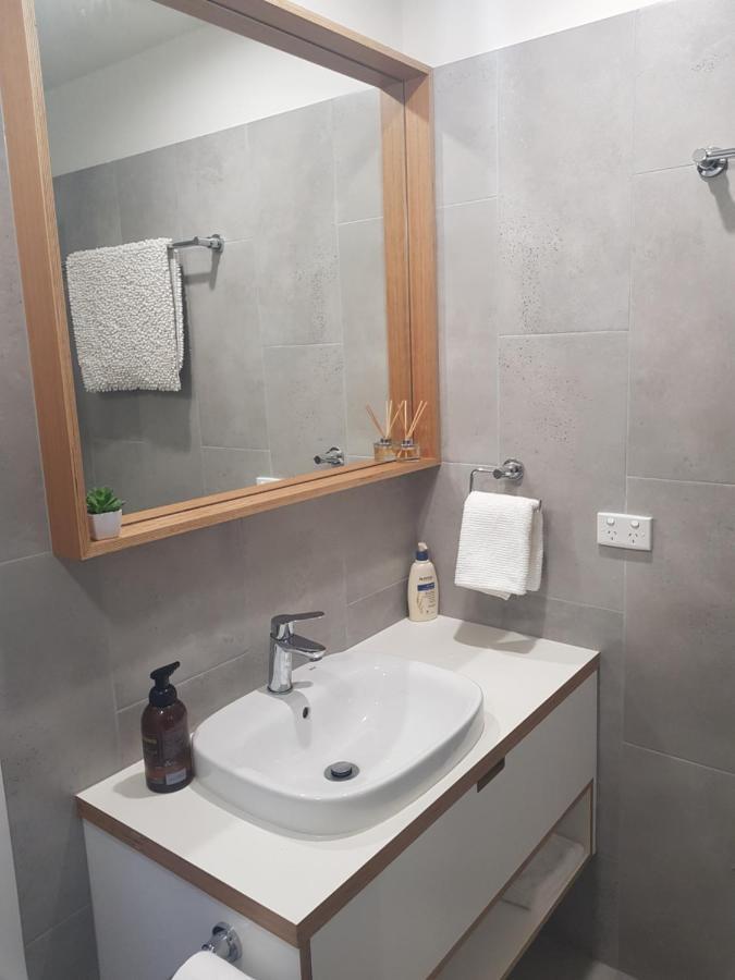 Modern, Private And Close To Town. Albury Buitenkant foto